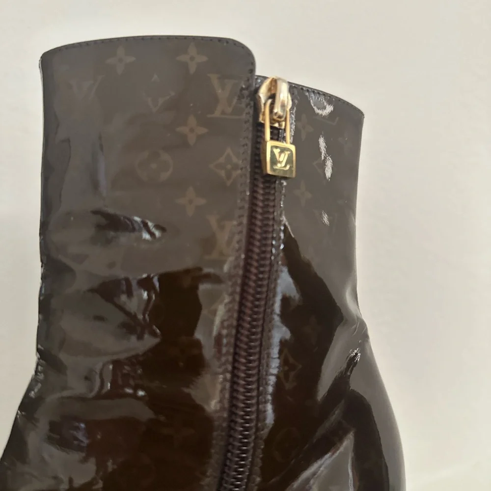 LOUIS VUITTON 🔒 LV Monogram Brown Patent Ankle Boots with Lock Charm Zip Sz 37.5 - Picture 3 of 11